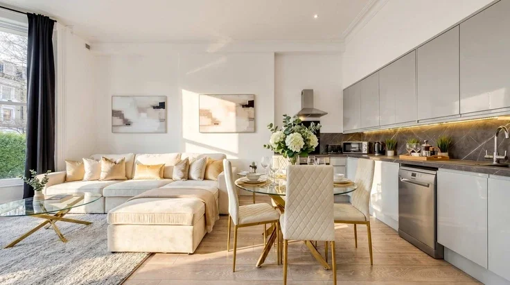 Flat Elsham Road in Greater London