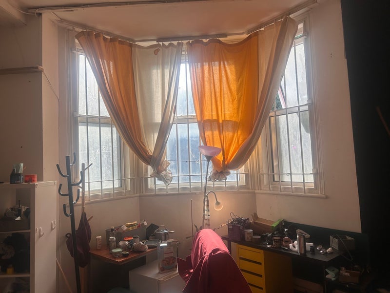 Room High Road in Greater London