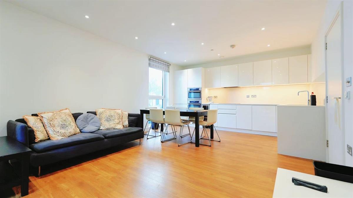 Flat Wandsworth Road in Greater London