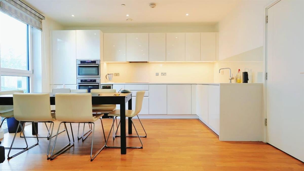 Flat Wandsworth Road in Greater London