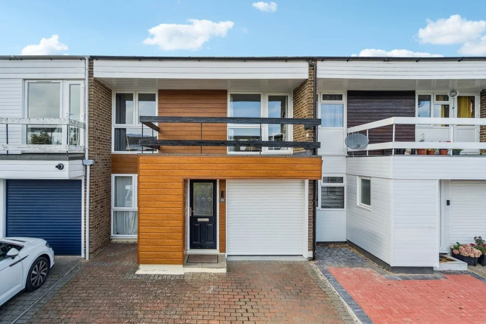 House Milton Lawns in Chesham Bois