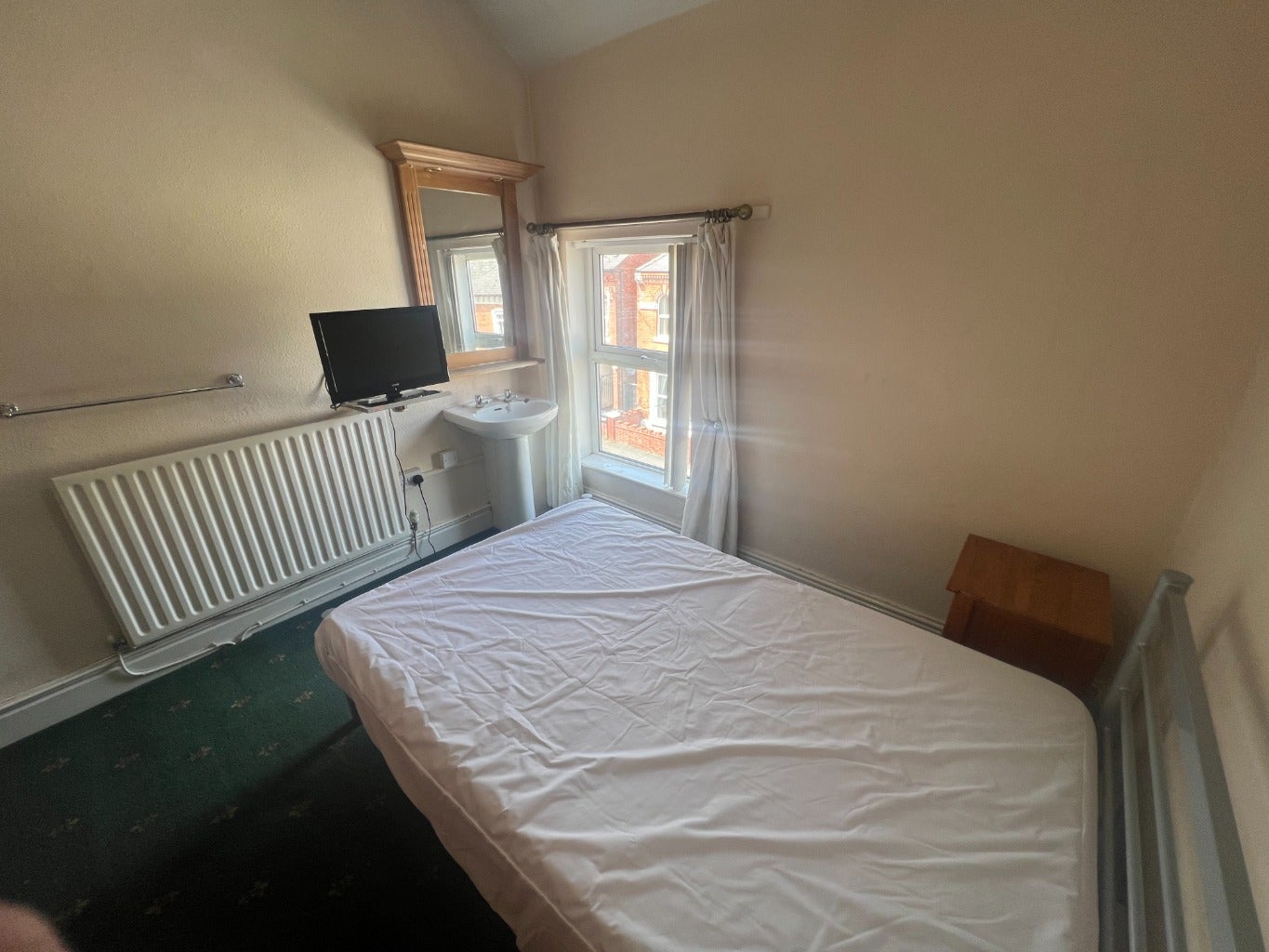 Room Charnwood Street in Derby
