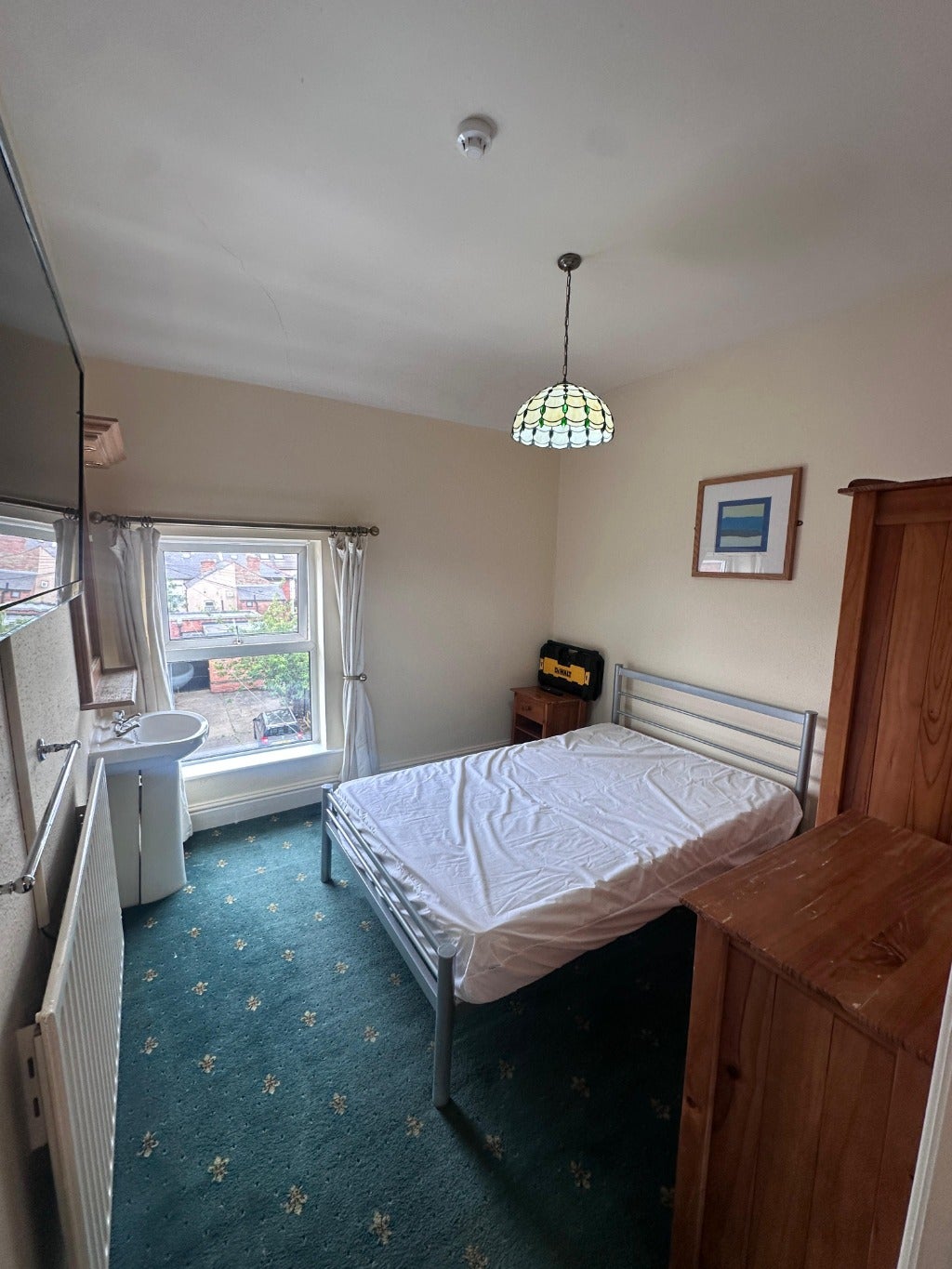 Room Charnwood Street in Derby