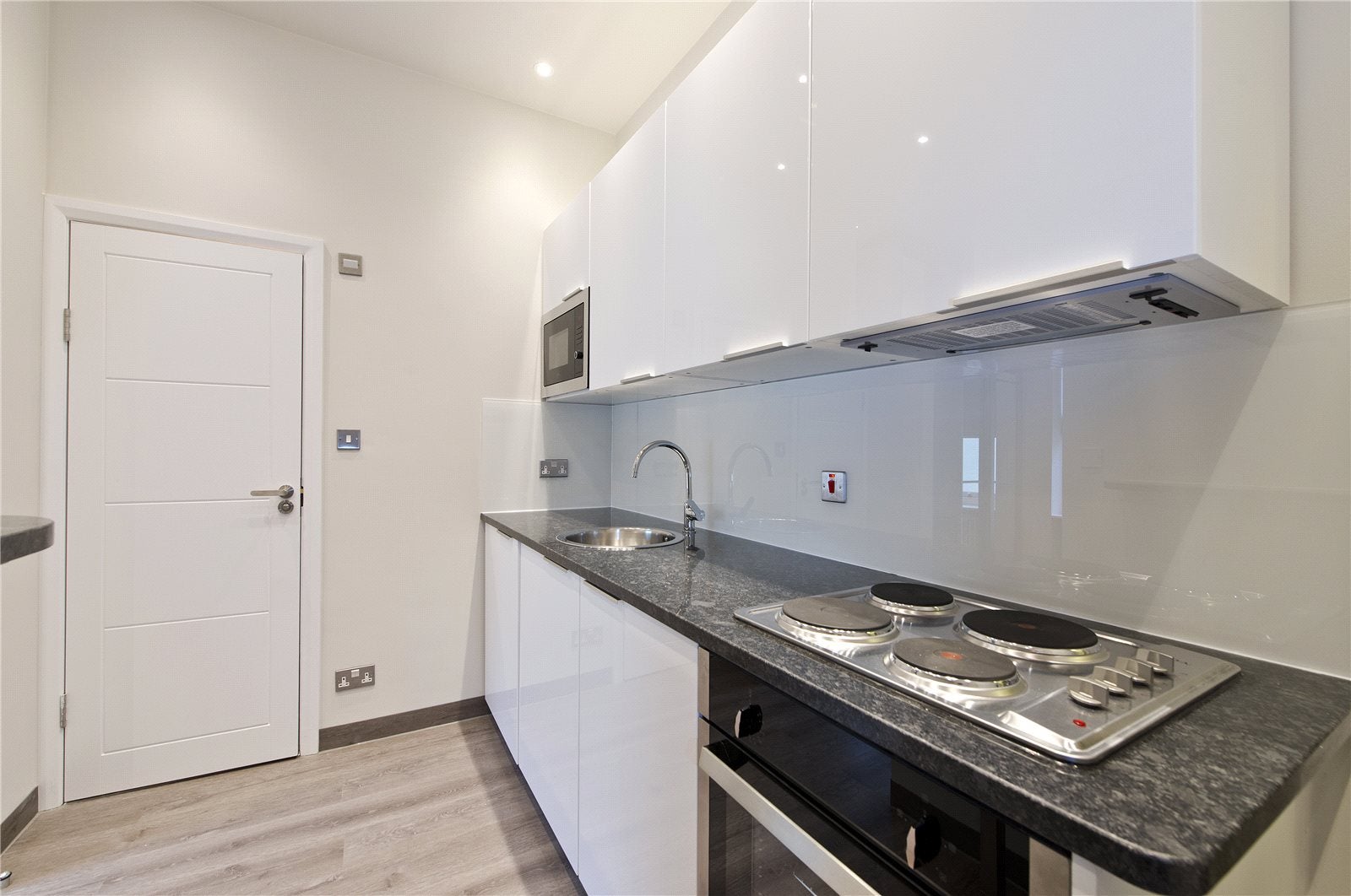 Flat Penywern Road in Greater London