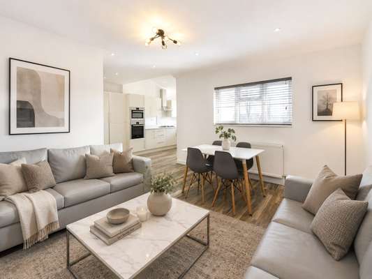 Flat Noel Road in Greater London