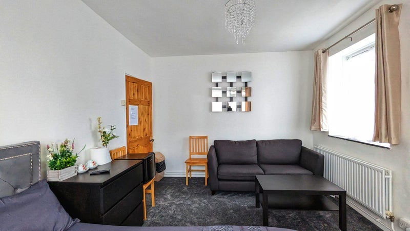 Room Seagrave Close in Greater London
