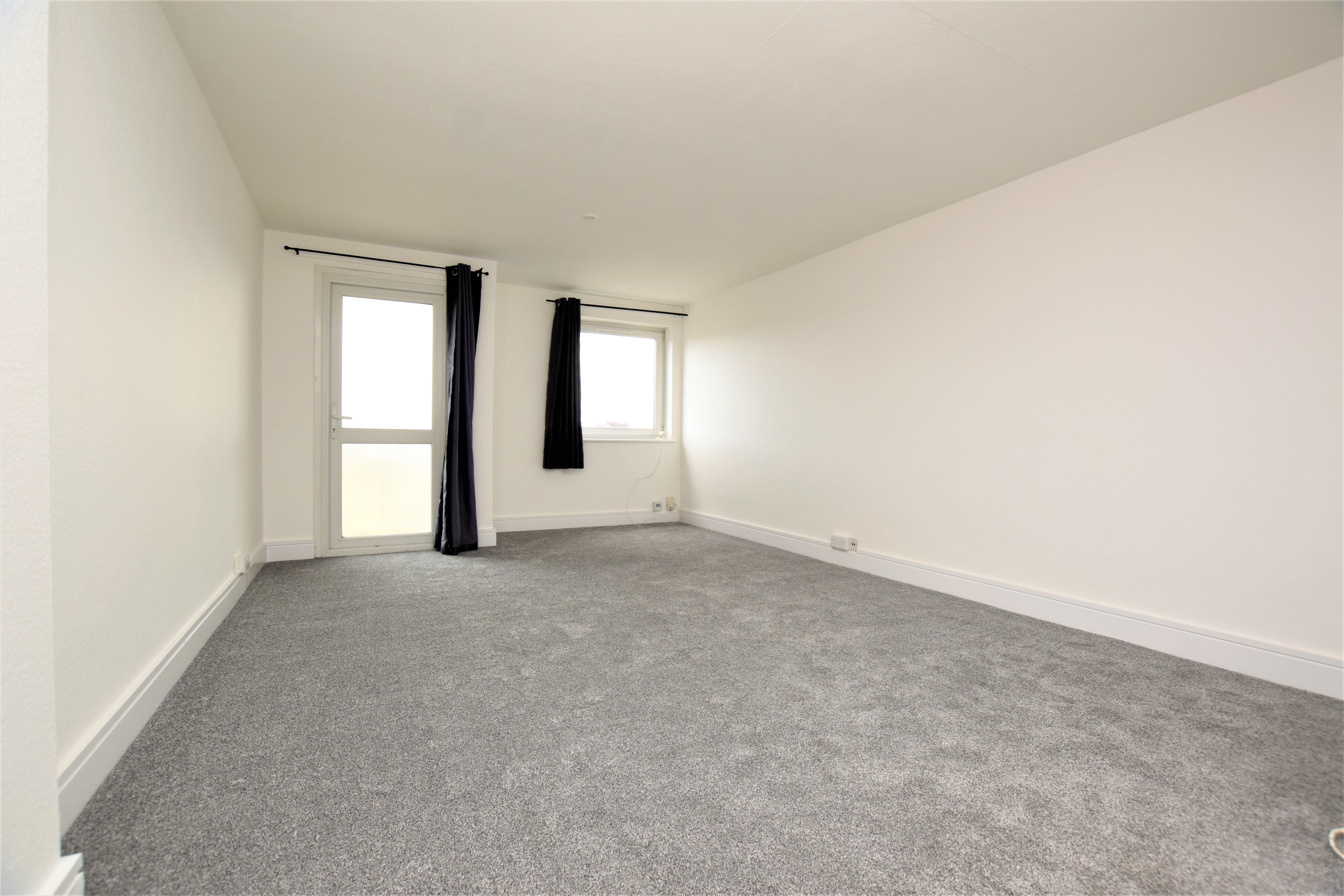 Flat Gladstone Court in Chelmsford