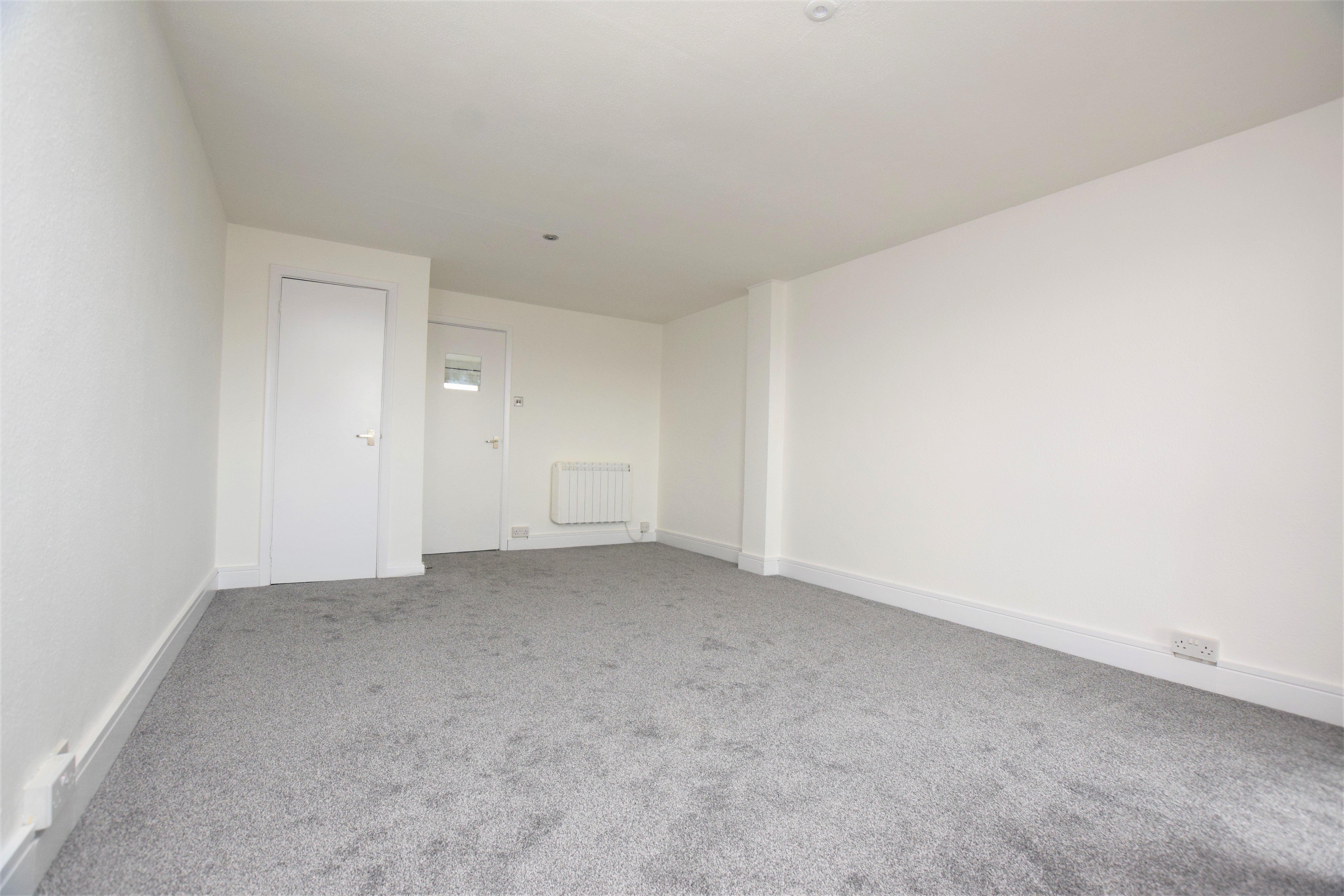 Flat Gladstone Court in Chelmsford