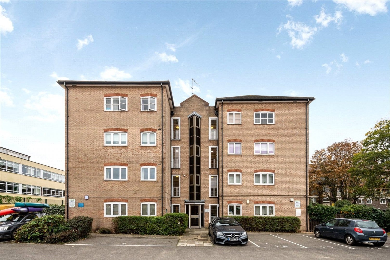 Flat Bonner Road in Greater London
