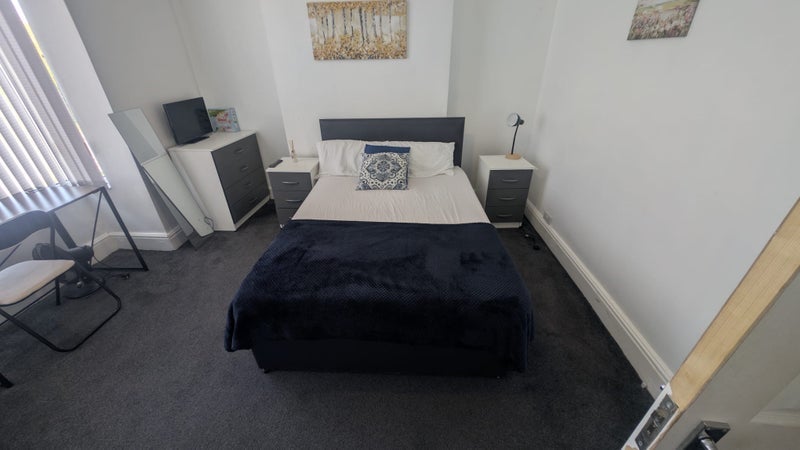 Room Burford Road in Nottingham