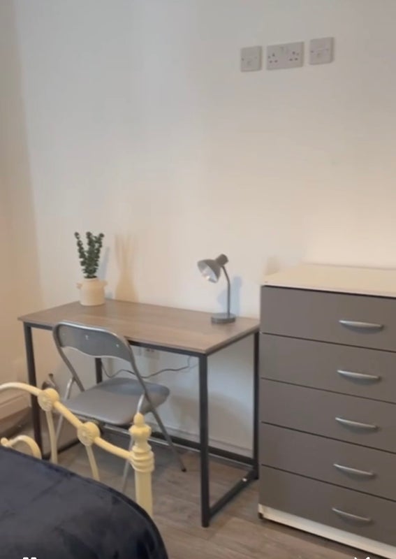 Room Burford Road in Nottingham