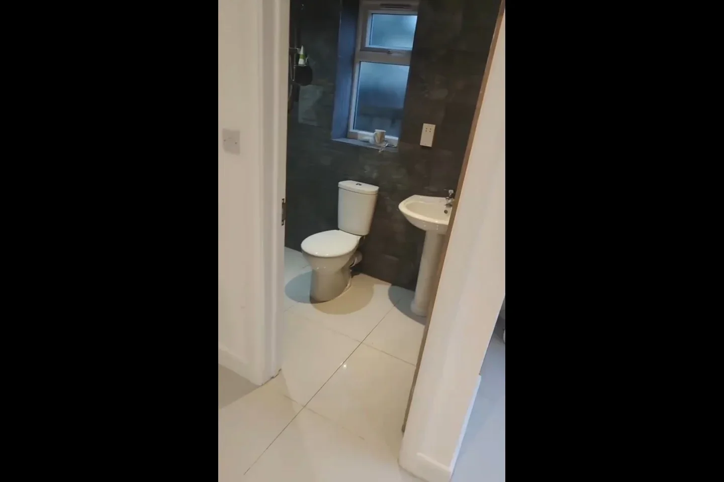 Room Booth Road in Greater London