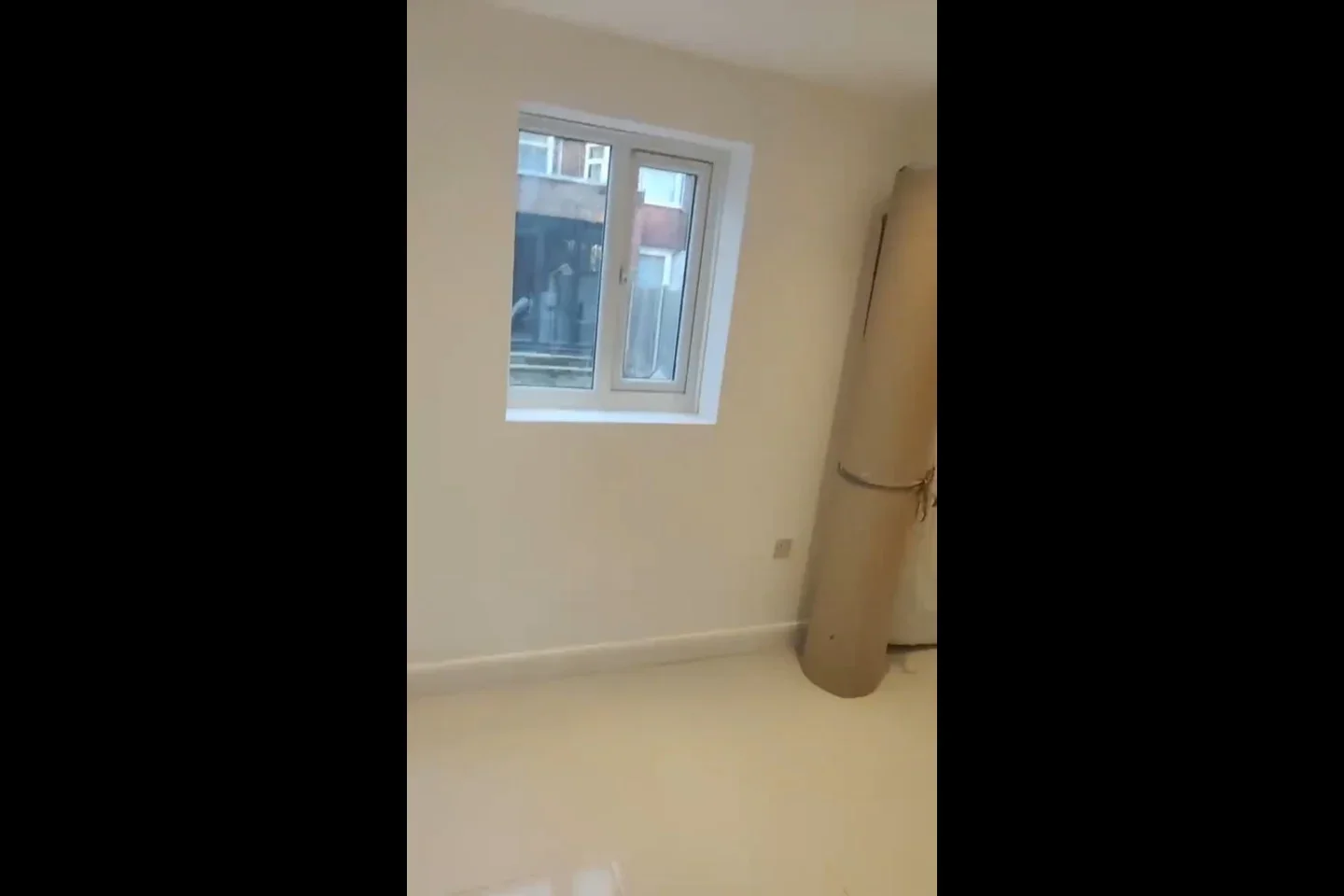 Room Booth Road in Greater London