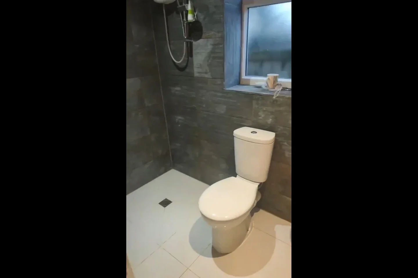 Room Booth Road in Greater London