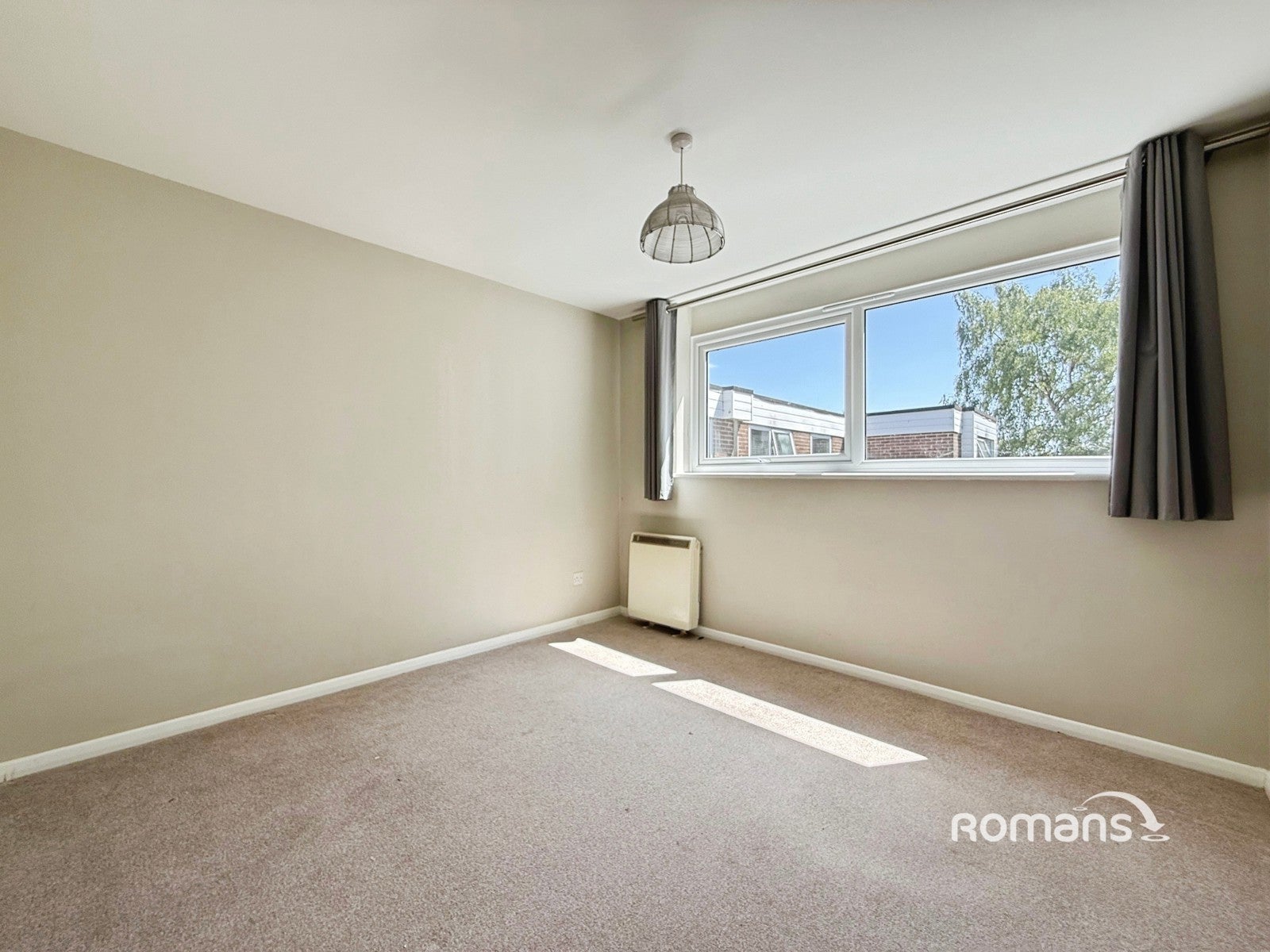 Flat Southlake Crescent in Woodley
