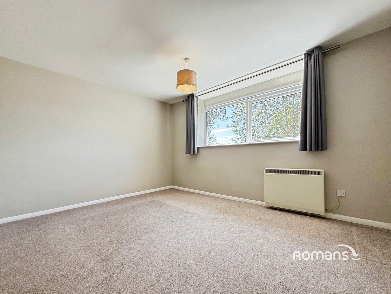 Flat Southlake Crescent in Woodley