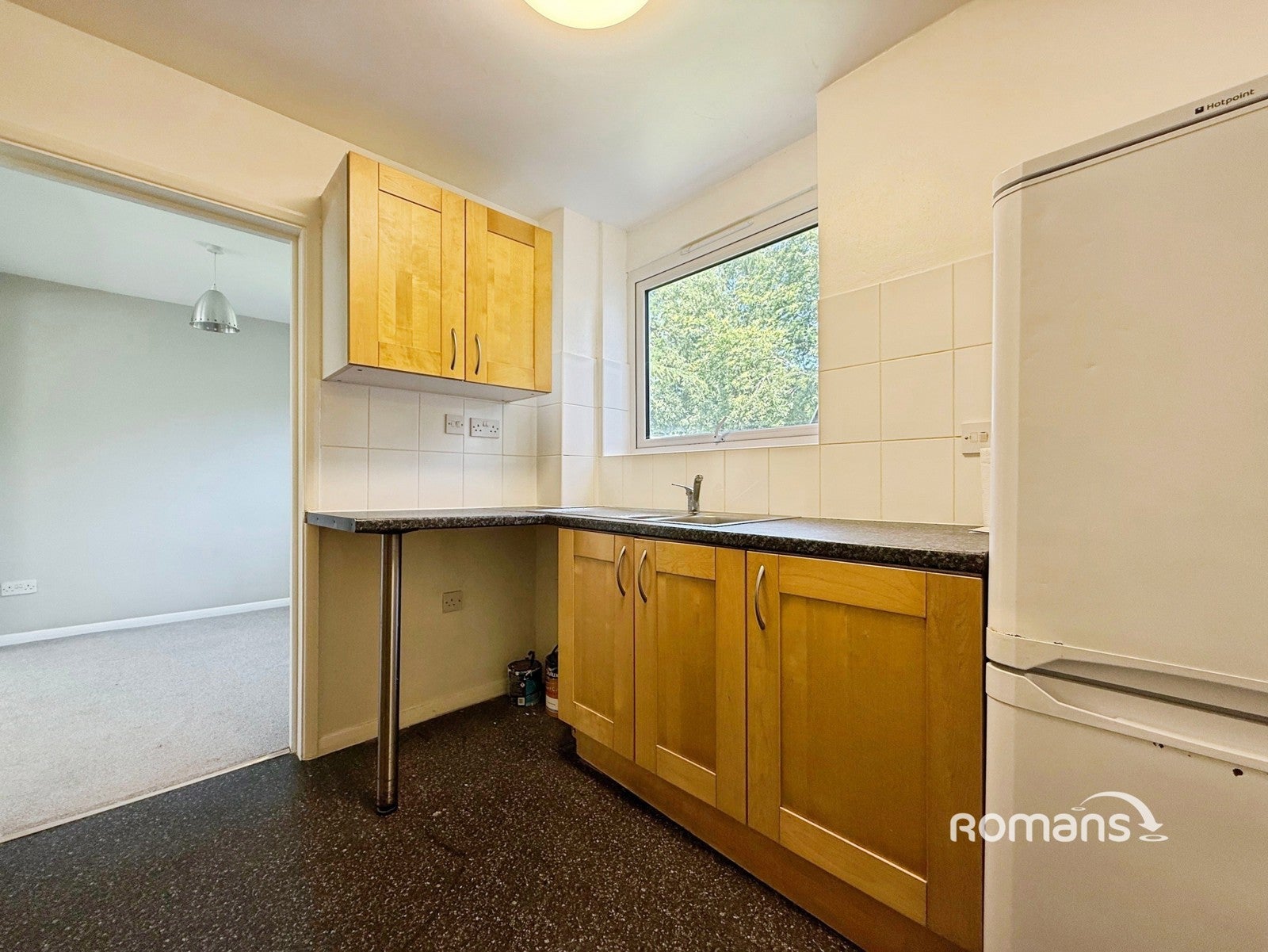 Flat Southlake Crescent in Woodley