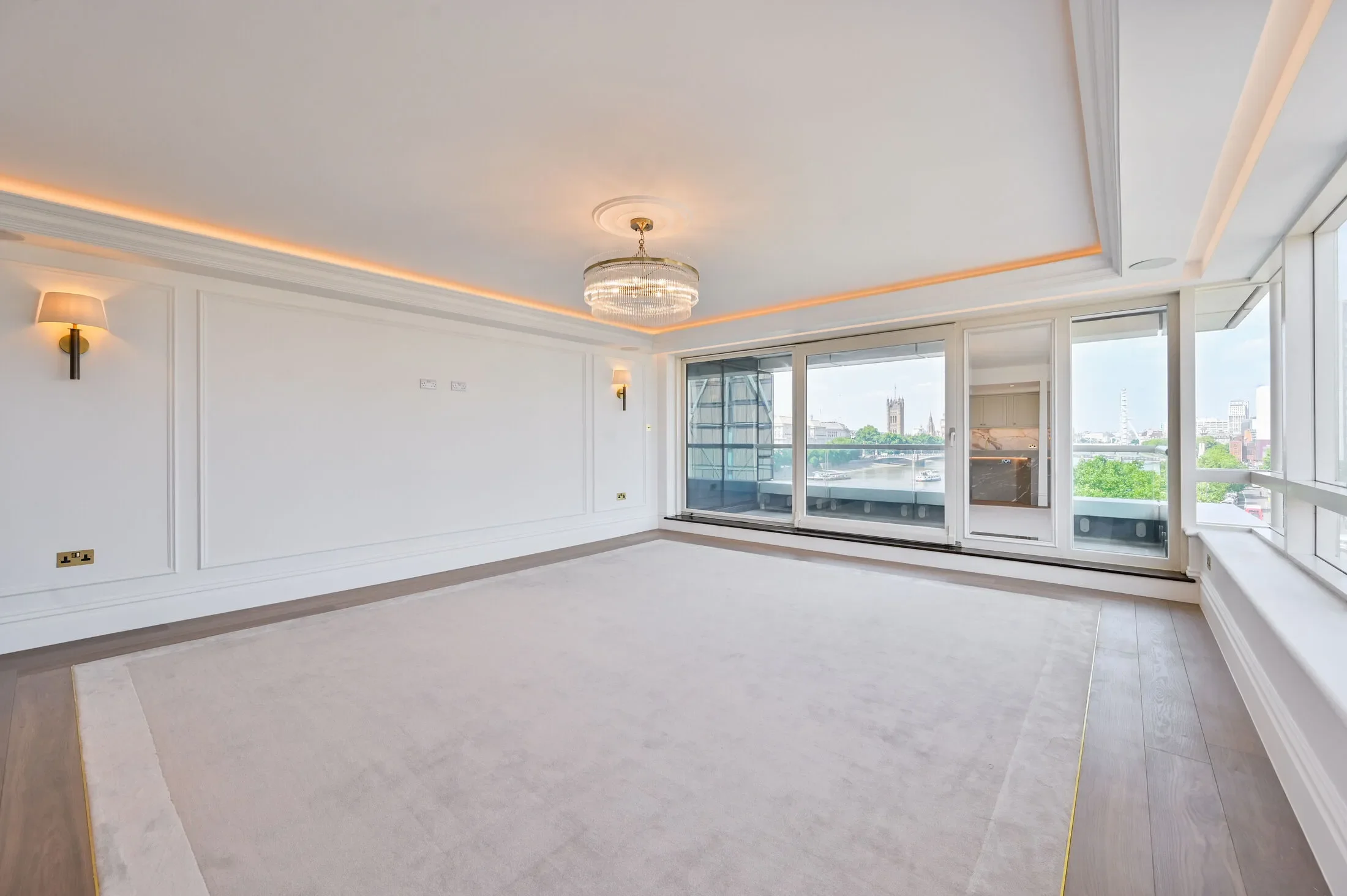 Flat Albert Embankment in Greater London