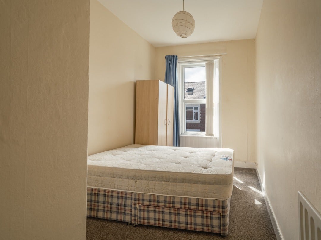 Flat Sixth Avenue in Newcastle upon Tyne