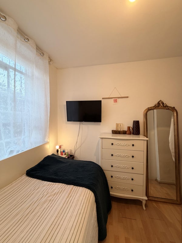 Room Frampton Street in City of Westminster