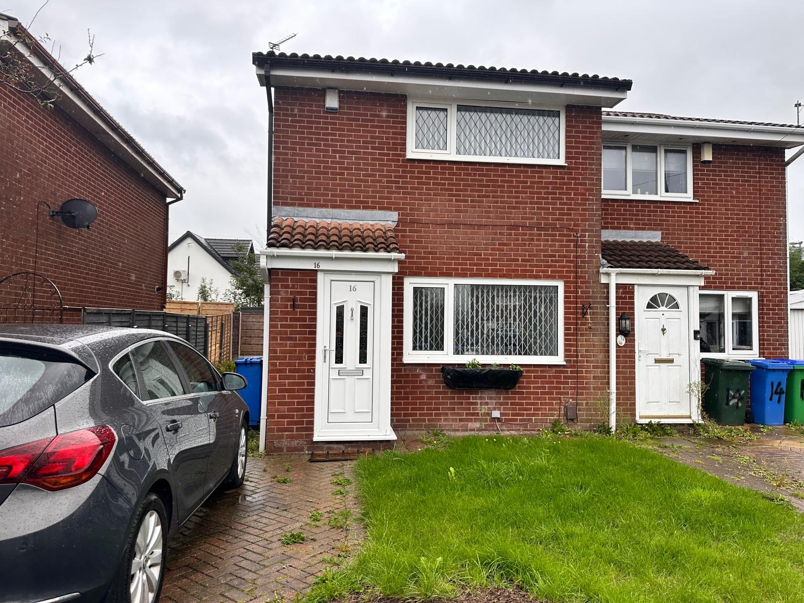 House Belfield Road in Milnrow