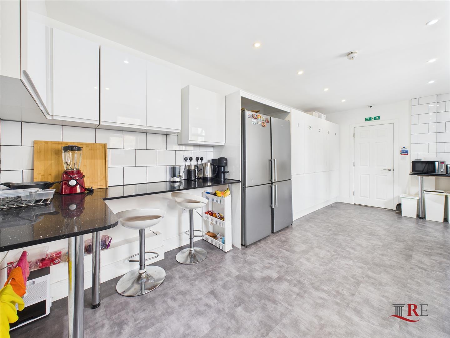 Room High Road in Greater London