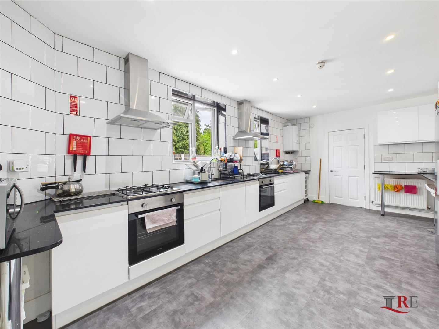 Room High Road in Greater London