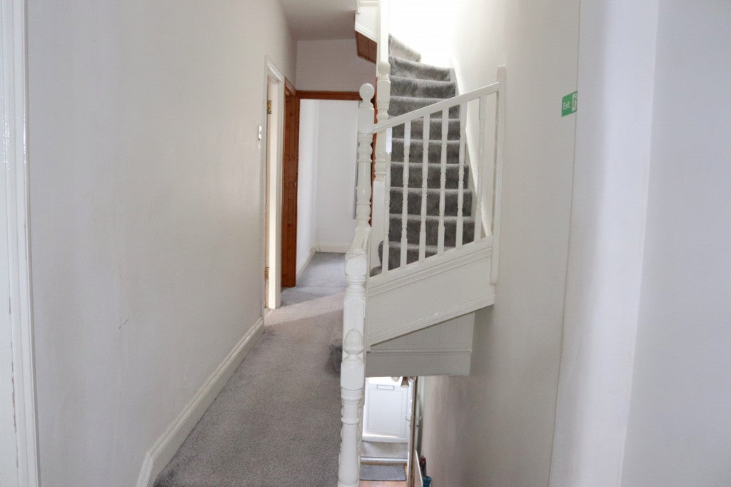 Flat Elizabeth Road in Greater London