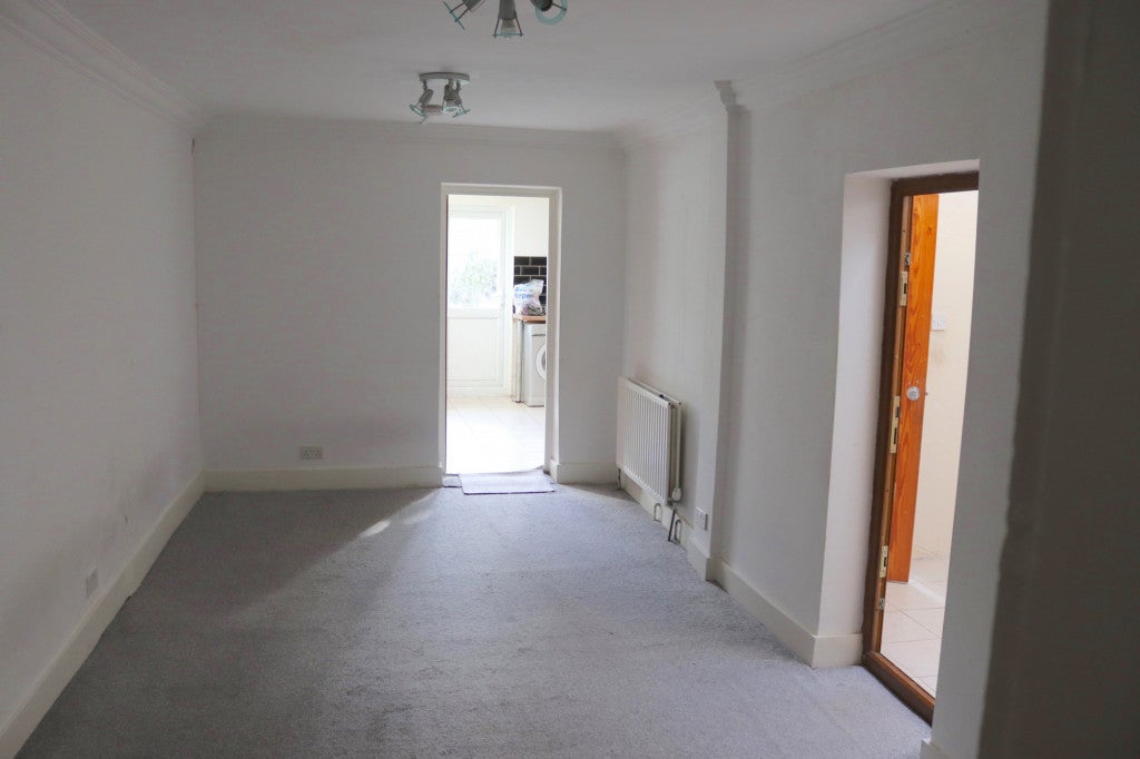 Flat Elizabeth Road in Greater London