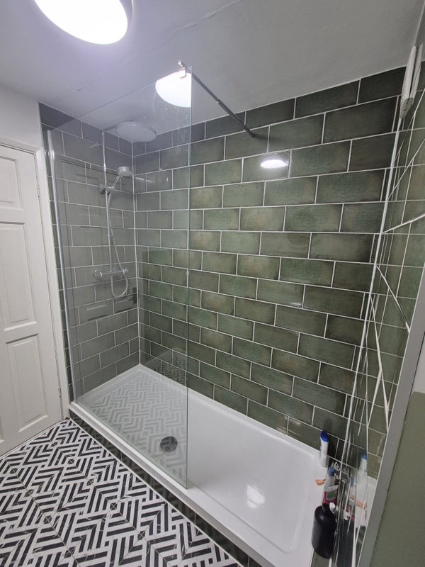 Room Wildwood Close in Greater London