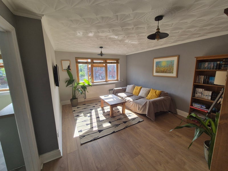 Room Wildwood Close in Greater London
