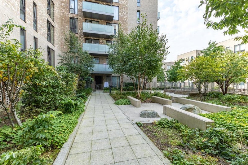 Flat Valencia Close in Greater London