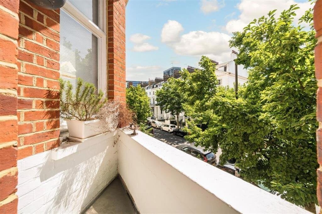 Flat St Mary's Terrace in City of Westminster