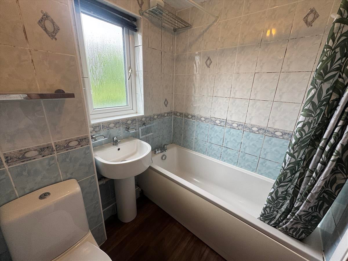 Flat Haighton Court in Preston