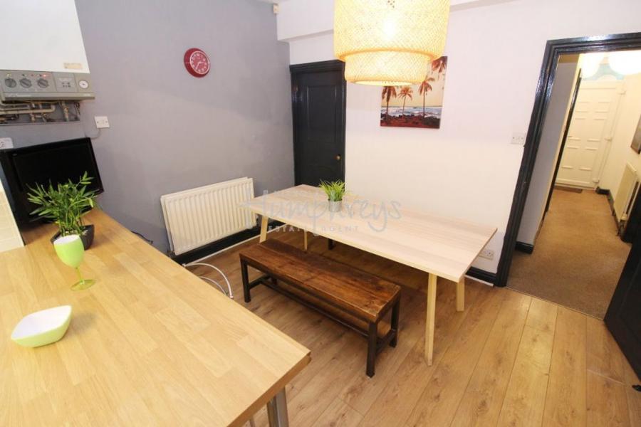 Flat Cobden Terrace in Sheffield