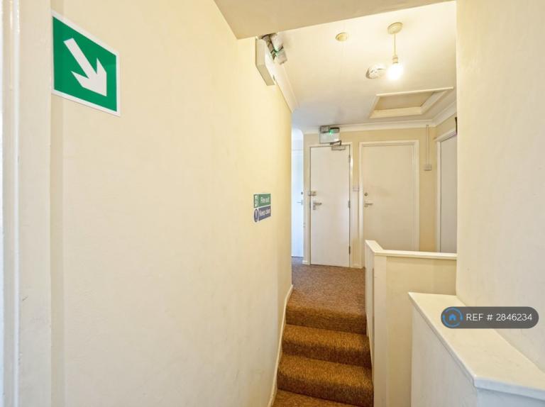 Room St. Anne's Road in St Albans