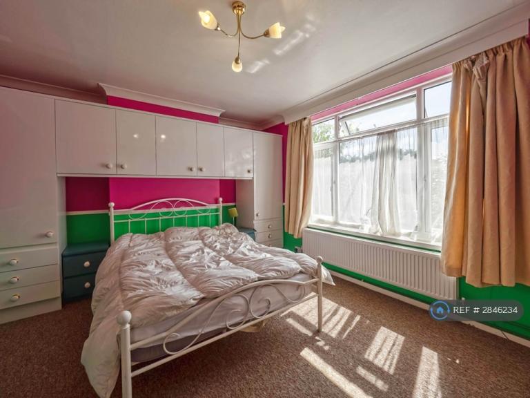 Room St. Anne's Road in St Albans