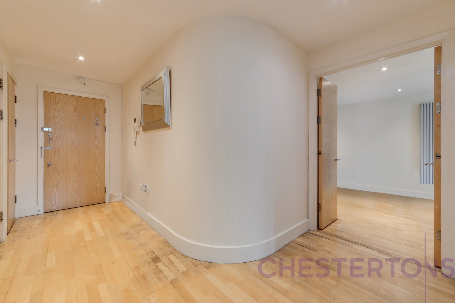 Flat Dockyard Lane in Greater London