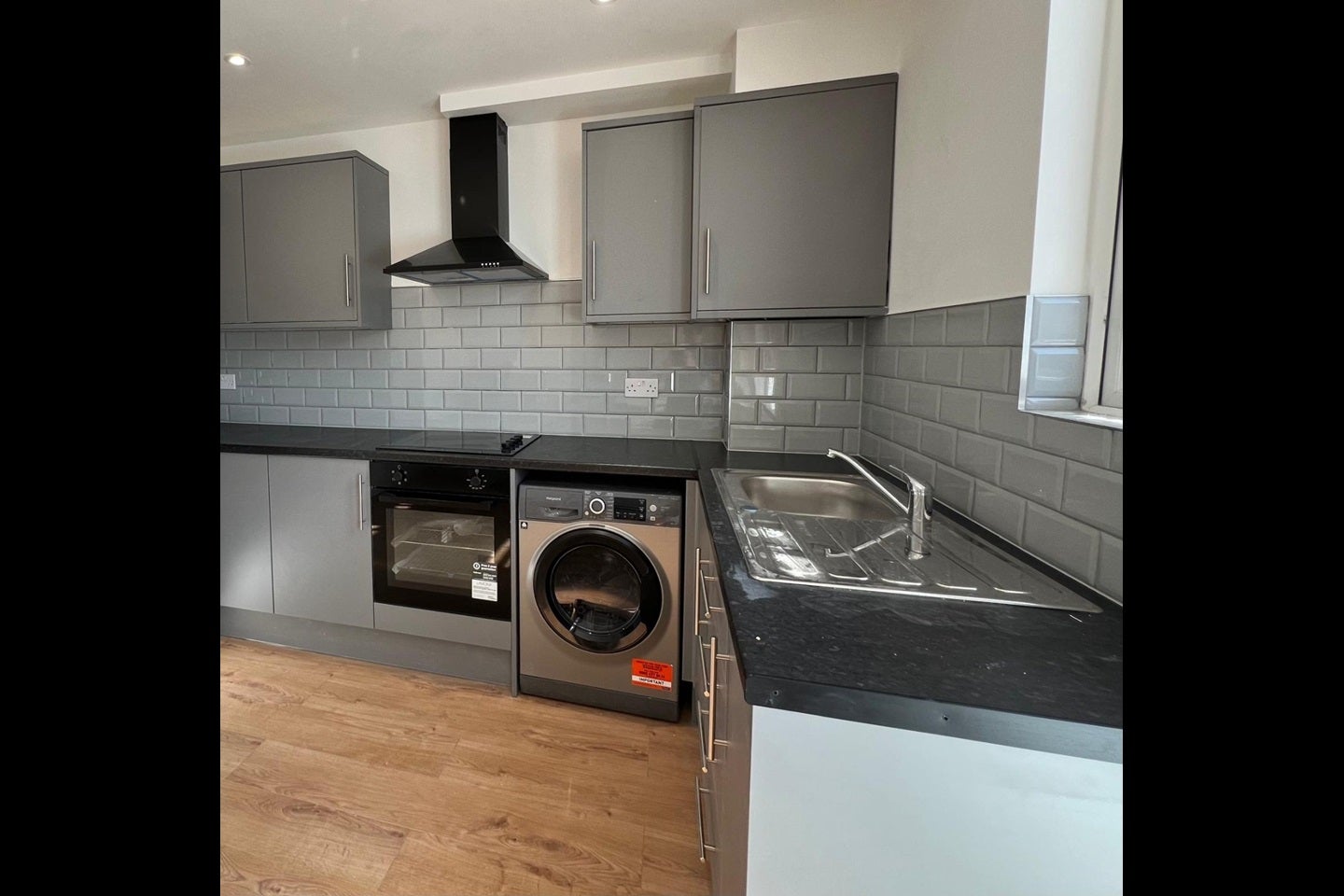 Flat Markhouse Road in Greater London