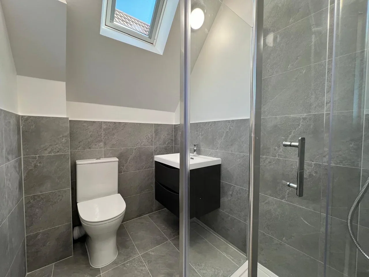 Flat Markhouse Road in Greater London