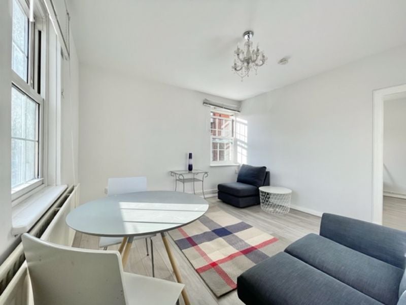 Flat Doddington Grove in Greater London