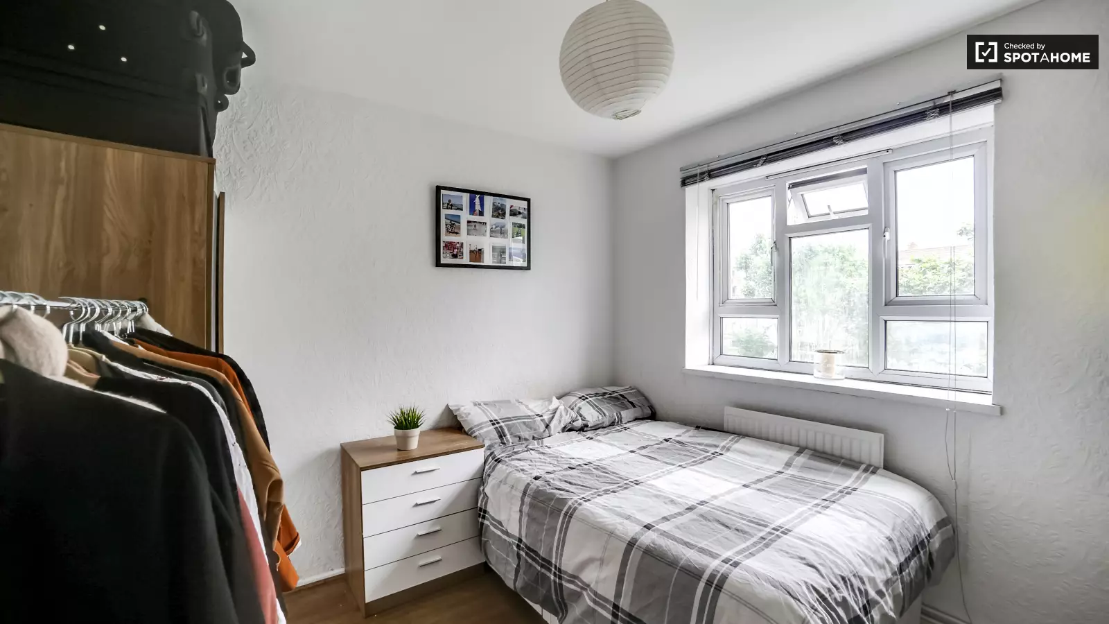 Flat Devons Road in Greater London