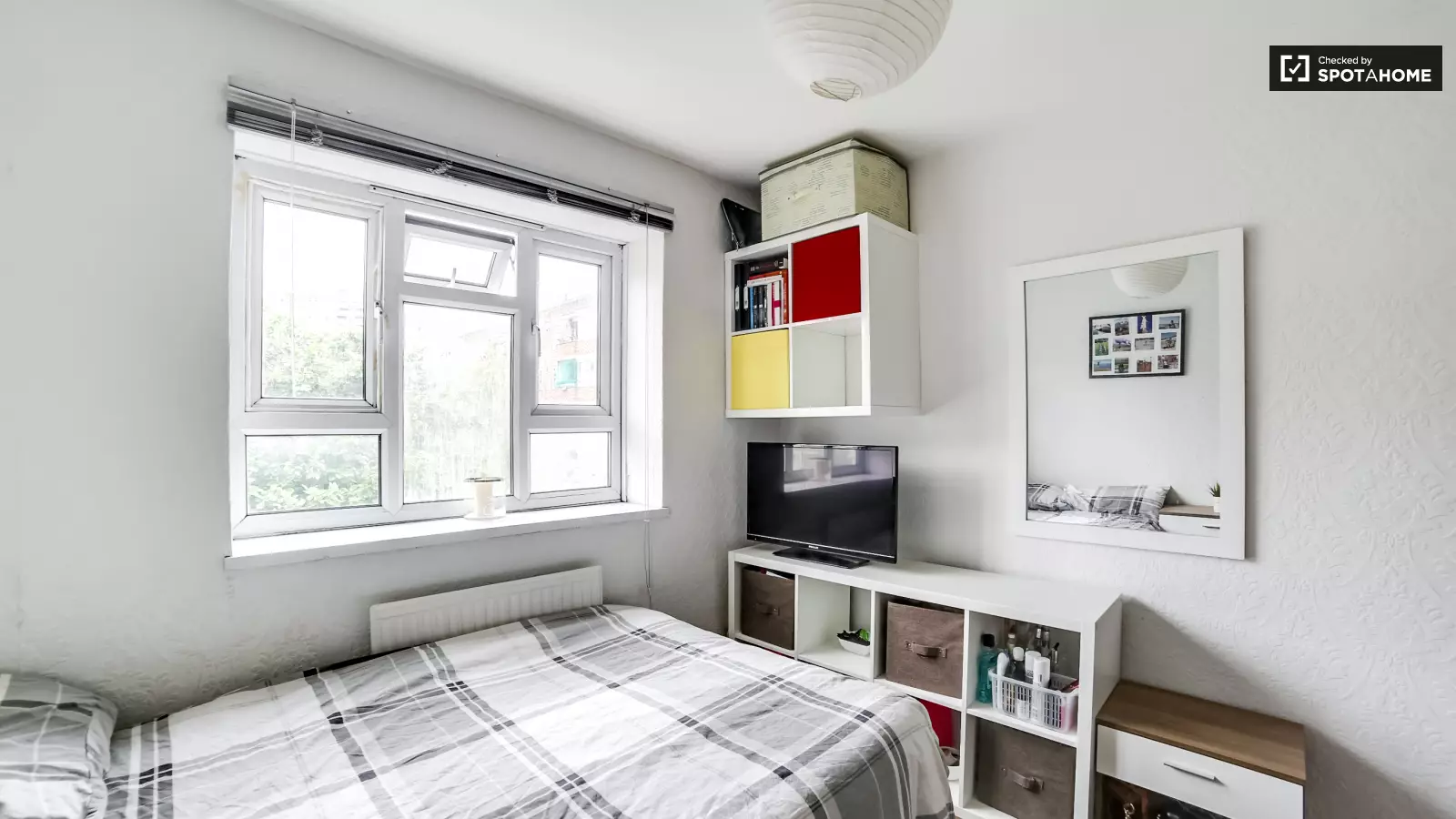 Flat Devons Road in Greater London