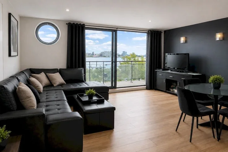 Flat Miles Close in Greater London