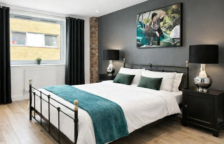 Flat Miles Close in Greater London