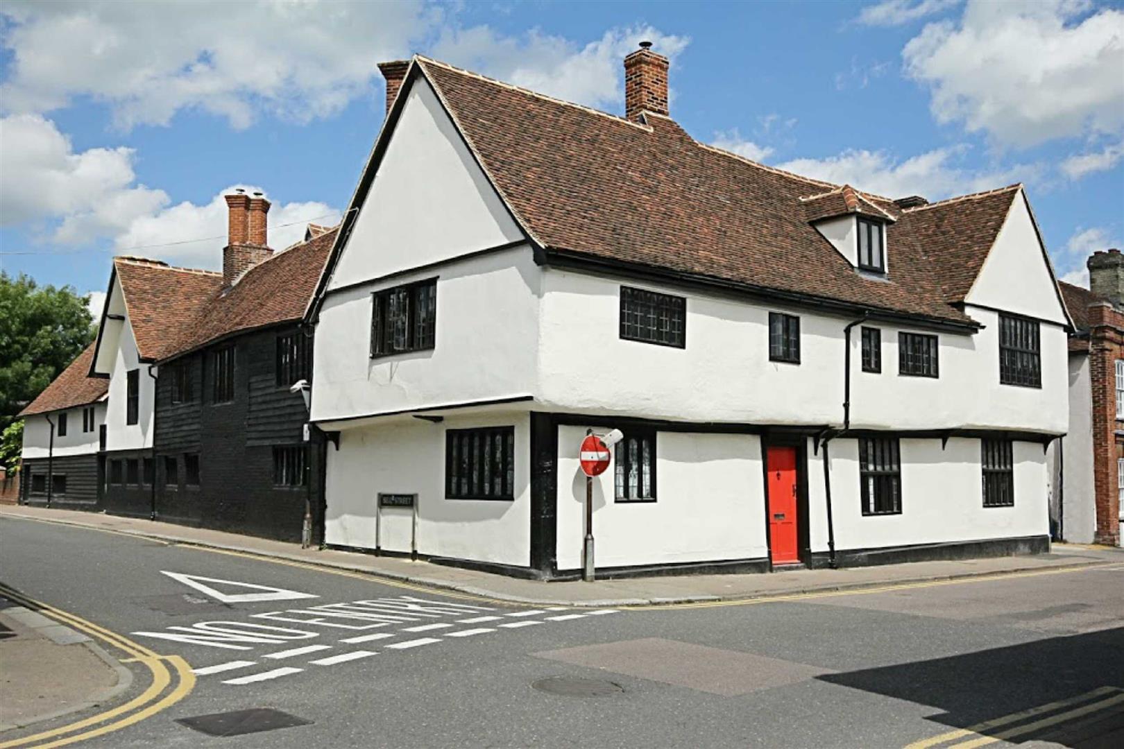 Flat Knight Street in East Hertfordshire