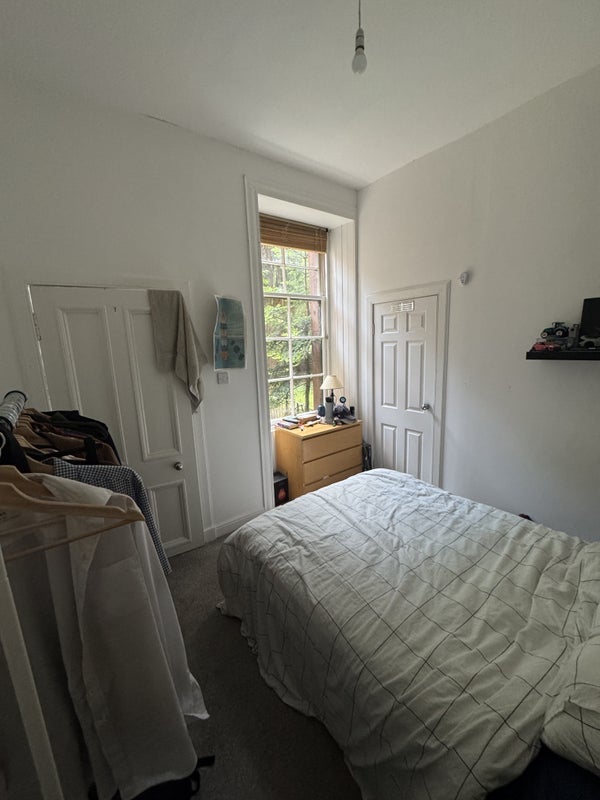 Room Novar Drive in Glasgow
