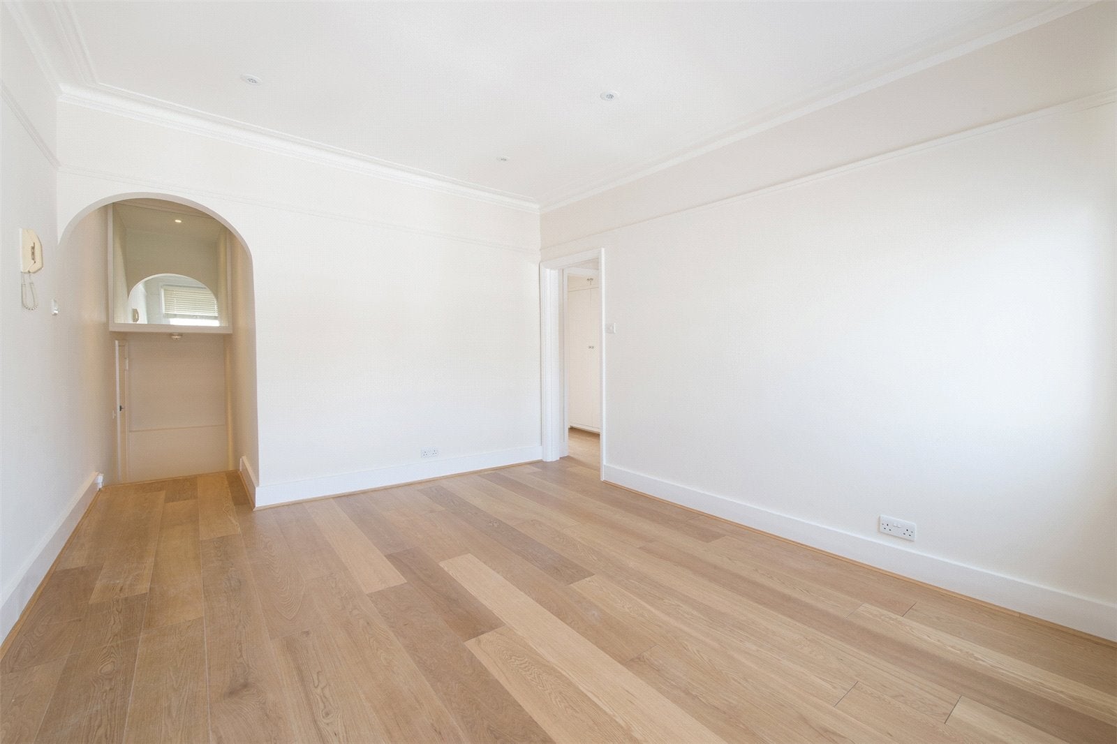 Flat Sydney Street in Greater London