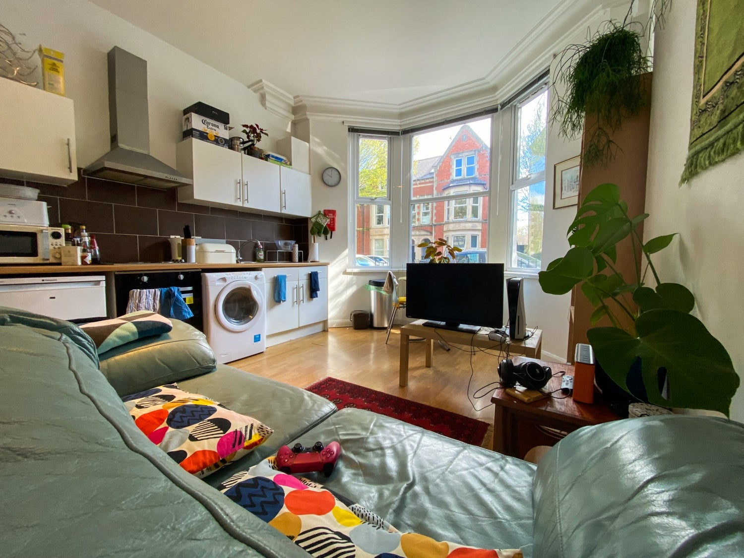 Flat Connaught Road in Cardiff