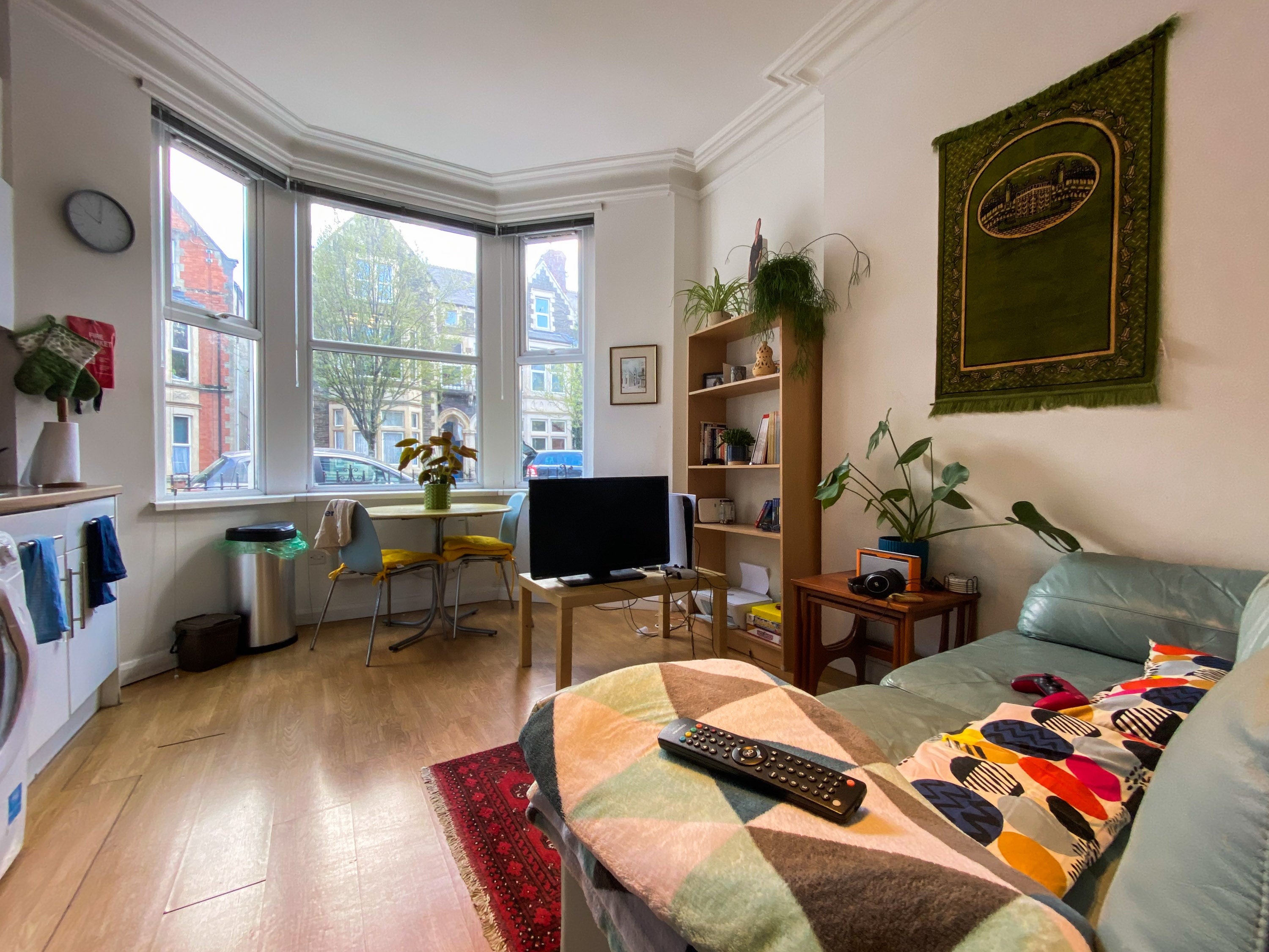 Flat Connaught Road in Cardiff